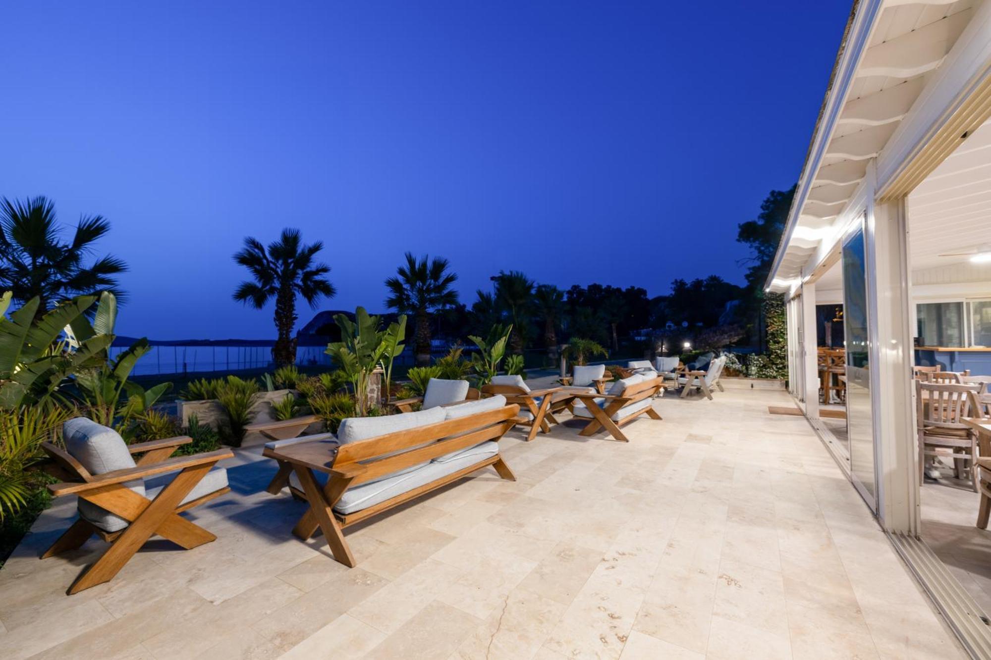 Navalia Hotel Foça Ngoại thất bức ảnh