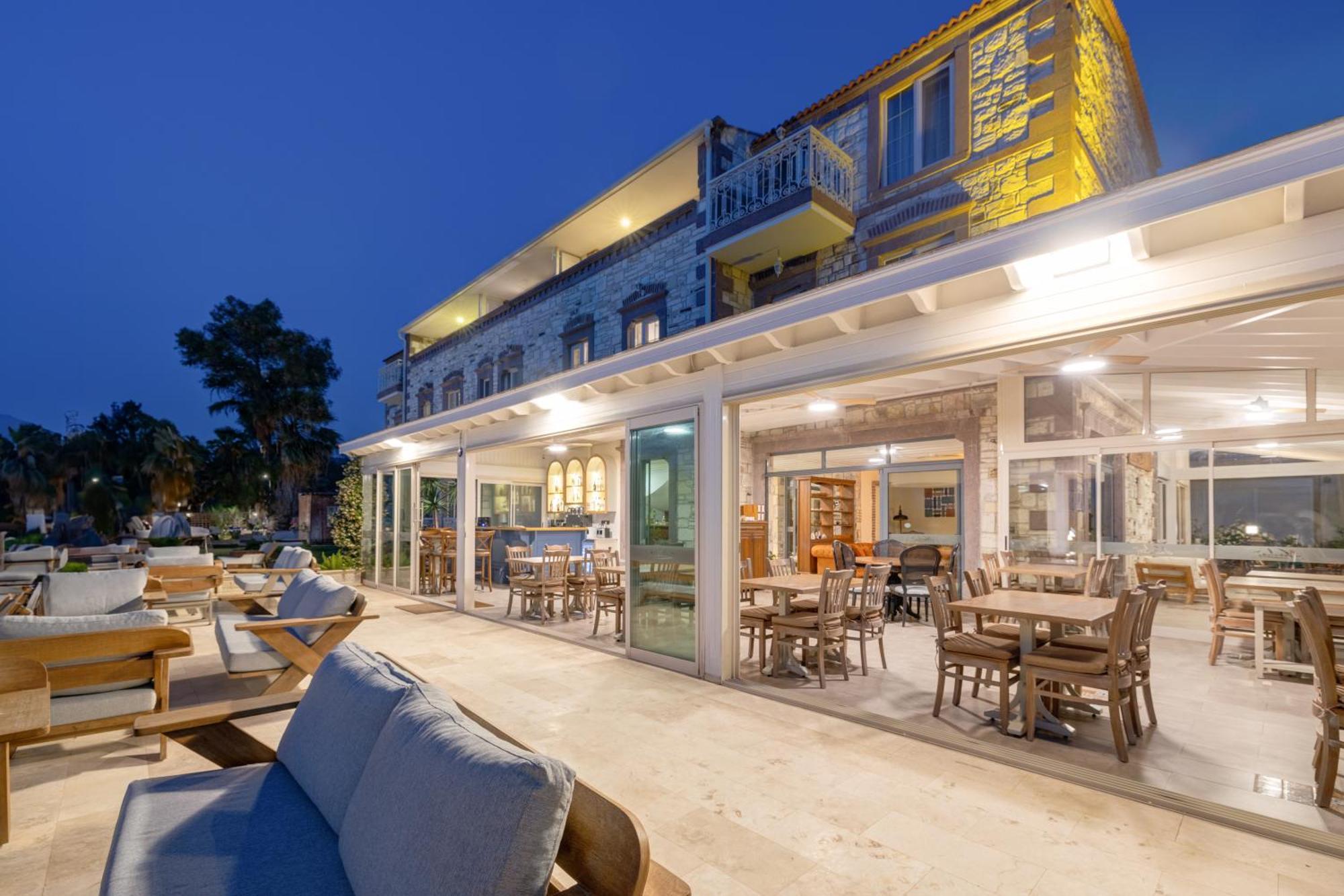 Navalia Hotel Foça Ngoại thất bức ảnh