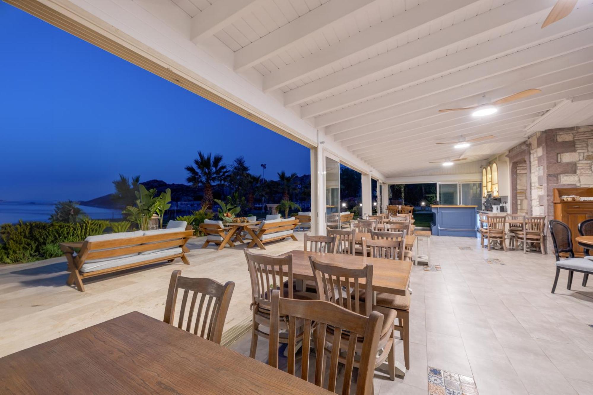 Navalia Hotel Foça Ngoại thất bức ảnh