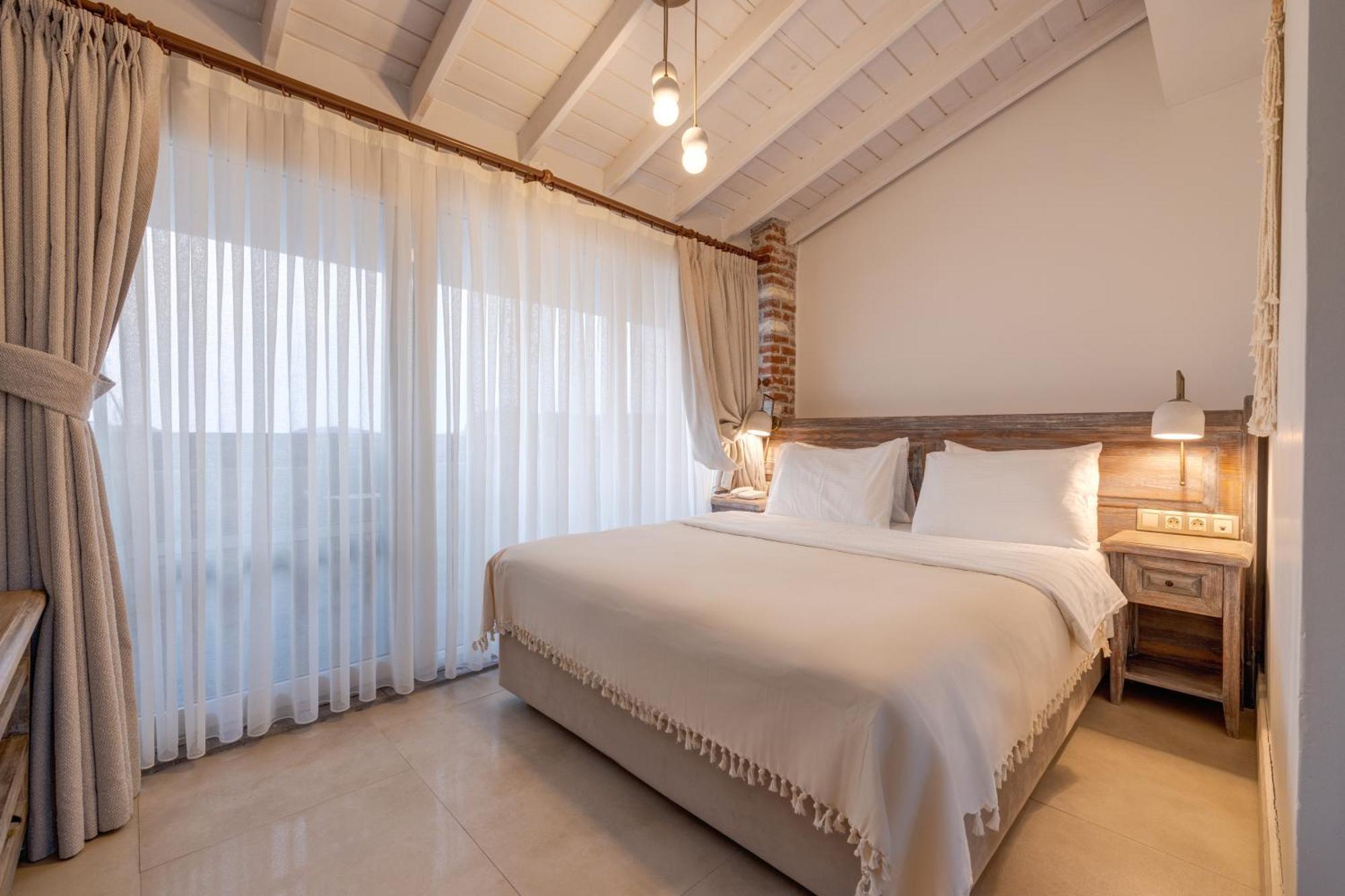 Navalia Hotel Foça Ngoại thất bức ảnh