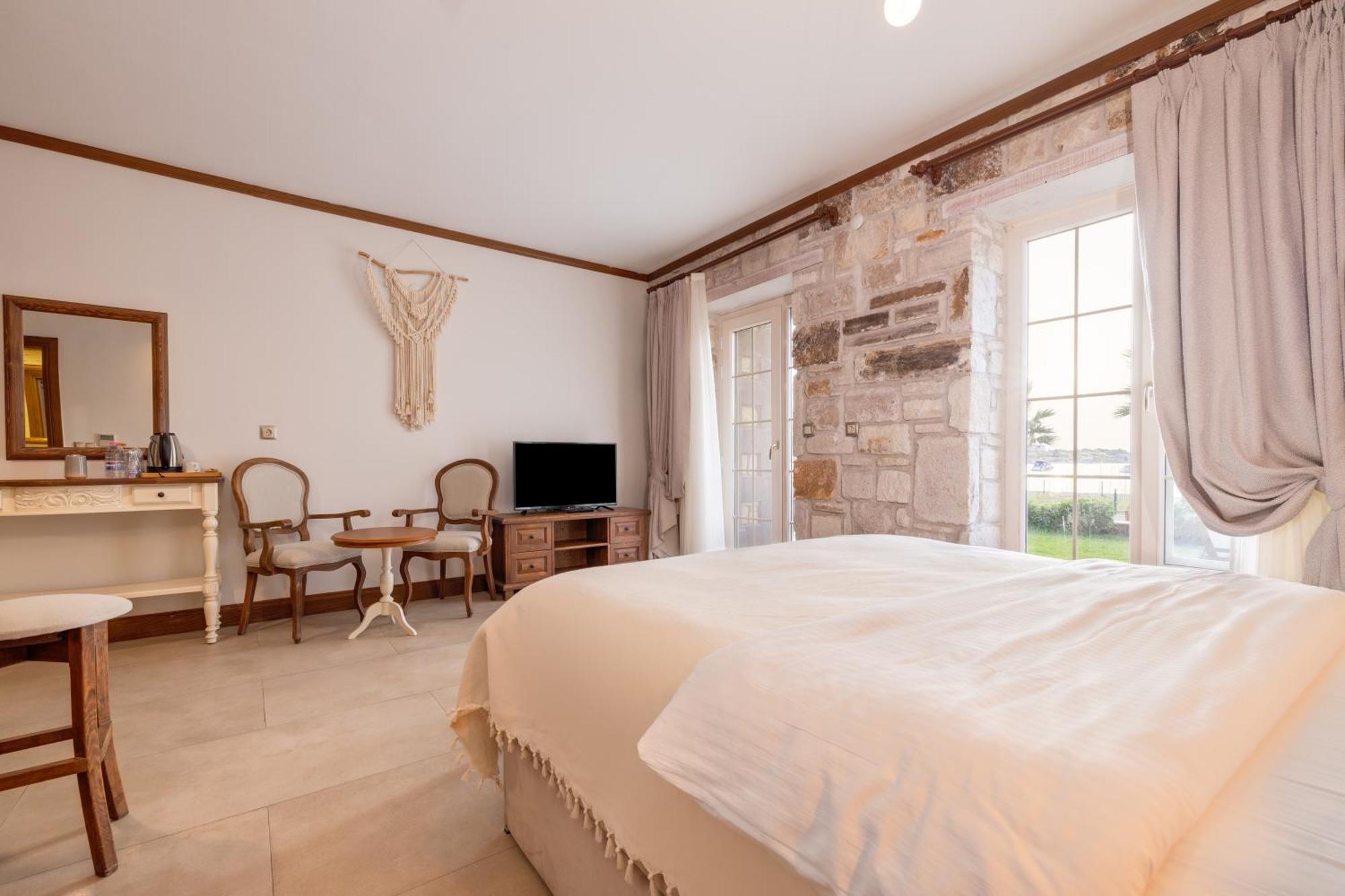 Navalia Hotel Foça Ngoại thất bức ảnh