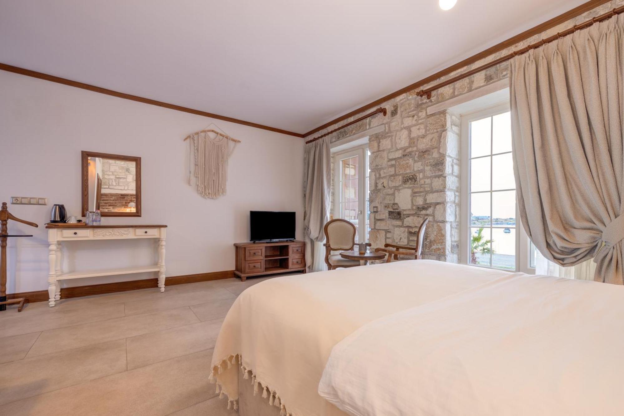 Navalia Hotel Foça Ngoại thất bức ảnh