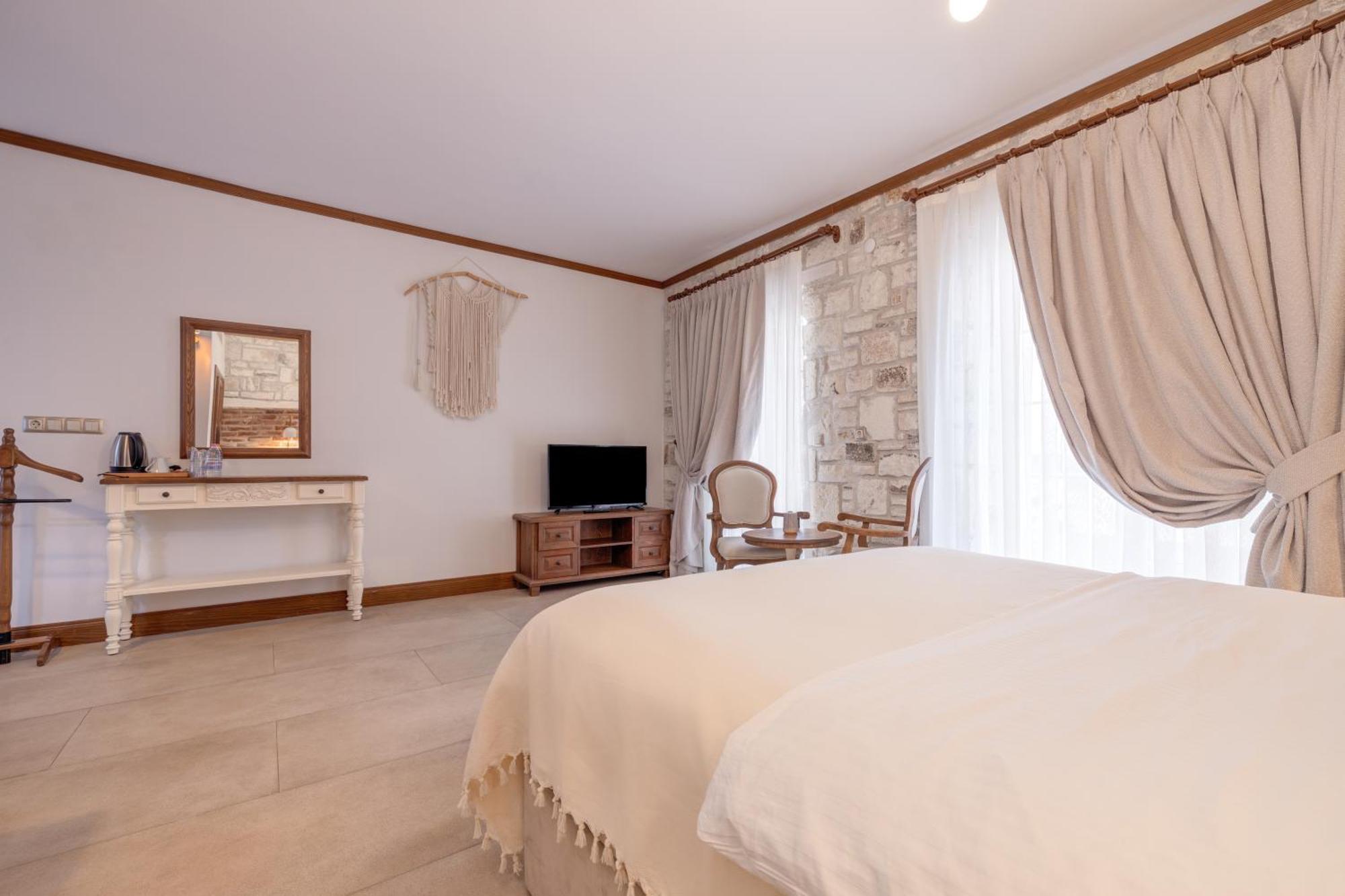 Navalia Hotel Foça Ngoại thất bức ảnh